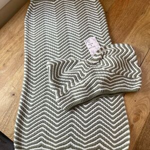 Willow & Wind~ Women’s 2piece Knit, Crochet Tube Top & Skirt Size S. NWT